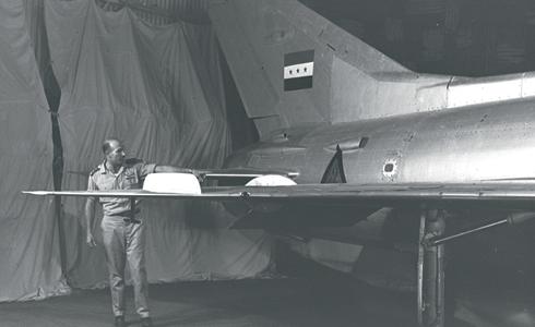 סוכני מוסד שכנעו את טייס המיג 21 העירקי לערוק לישראל