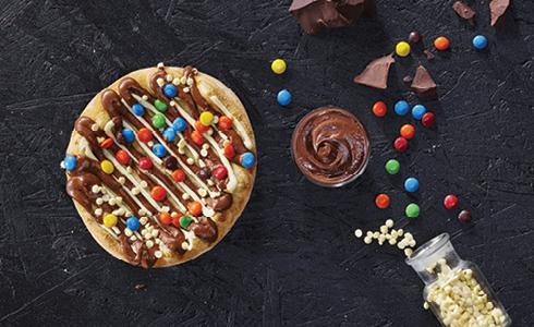 פיצה מתוקה. שיתוף פעולה עם M&M